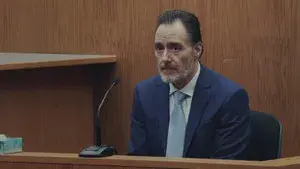 Pocketknife Killer or Vulnerable Vacationer?