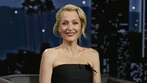 Gillian Anderson, Janelle James, SYML